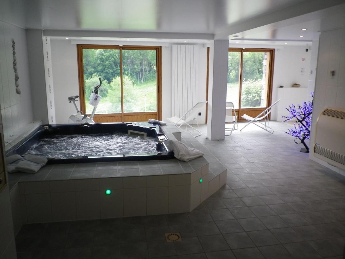 Chalet Beausoleil 4 Etoiles - Prestige - Au Pied Du Col De La Croix De Fer سا سورلا دارْف المظهر الخارجي الصورة